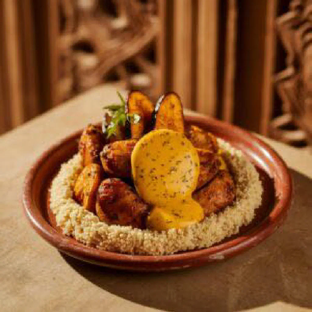 Avokoun made with sweetcorn and peanuts, served with a spicy sauce