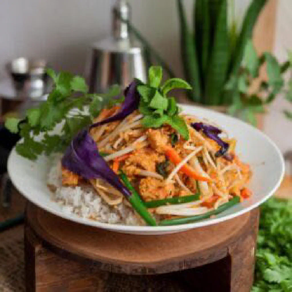 Cha Kroeung stir-fry with chicken, peppers and fresh herbs