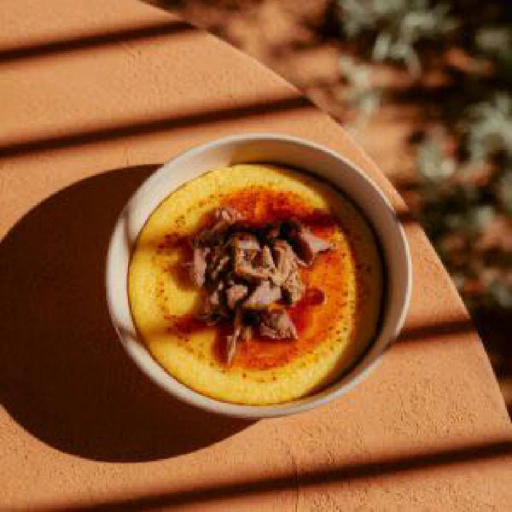 Creamy Sheero chickpea purée served with fresh flatbread
