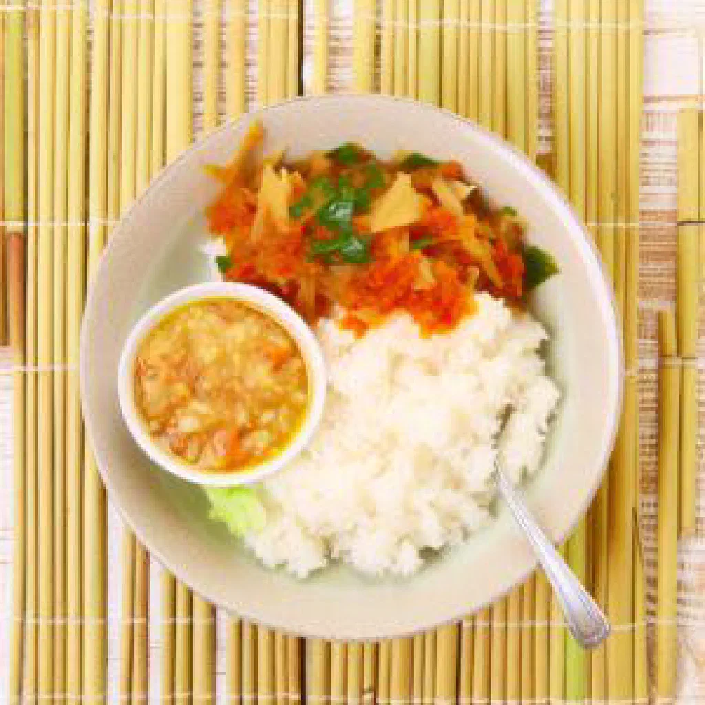 Spiced sweet potato simmered in coconut milk, garnished with fresh coriander
